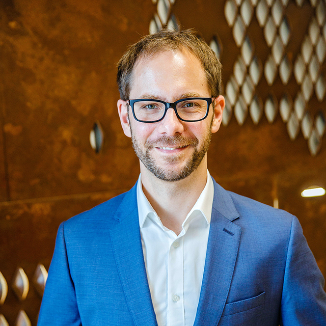 Headshot of Simon Smart, Associate Professor at UQ Dow Centre