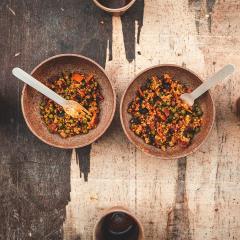 Uuvipak bowls holding food