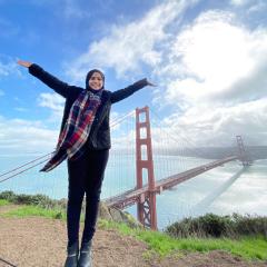 Woman at the Golden Gate Bridge